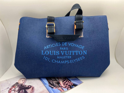 Сумка Louis Vuitton 2390