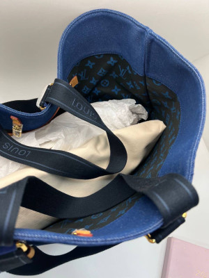 Сумка Louis Vuitton 2390