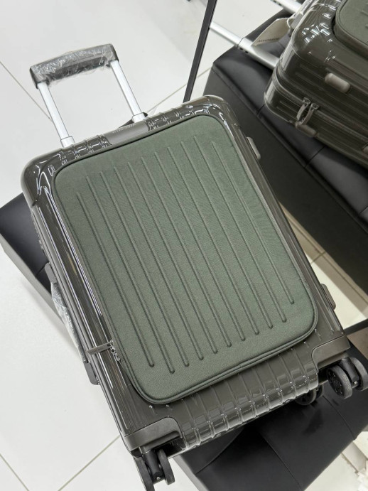 Чемодан RIMOWA 34832 4