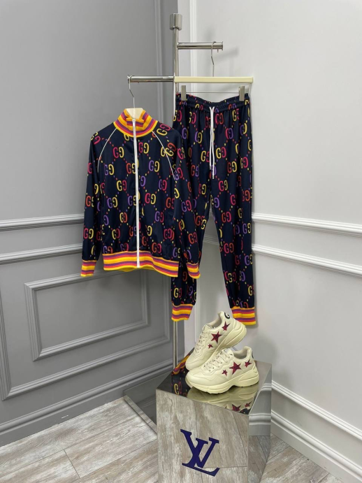 Спортивный костюм Gucci 11992
