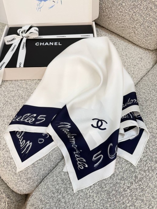 Платок Chanel 36007 1