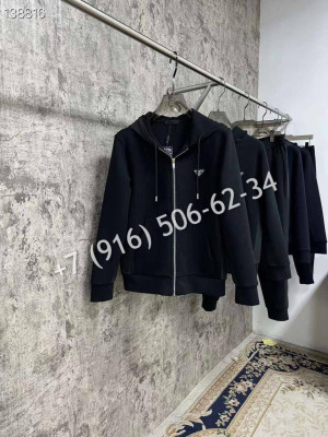 Прогулочный костюм Prada 32019 1
