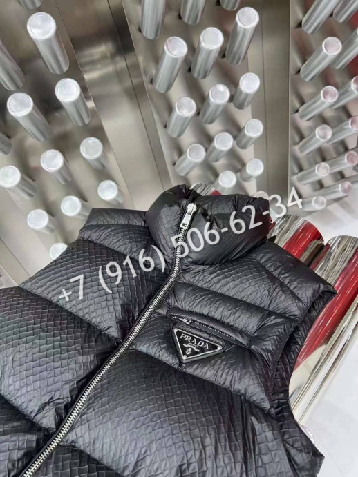 Жилетка Prada 33501 1