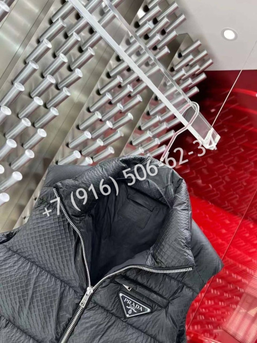 Жилетка Prada 33501 1