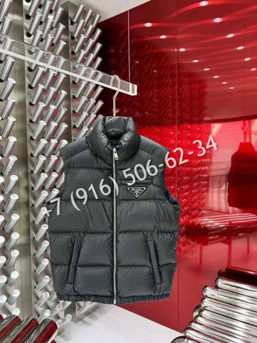 Жилетка Prada 33501 1