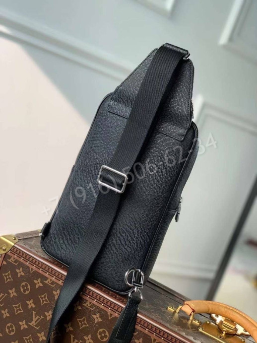 Сумка-слинг Louis Vuitton 13565