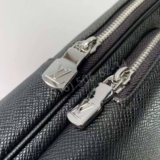 Сумка-слинг Louis Vuitton 13565