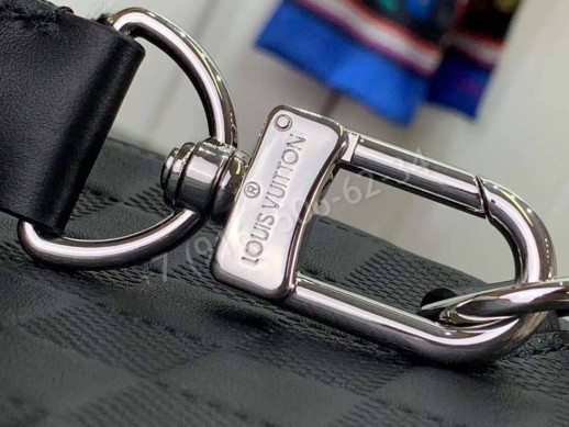 Сумка-слинг Louis Vuitton 13565