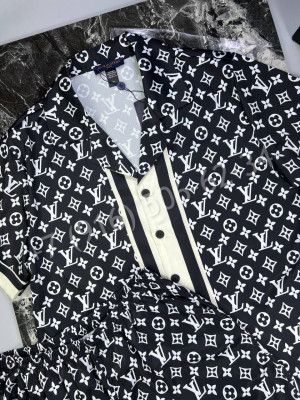 Костюм прогулочный Louis Vuitton 20524