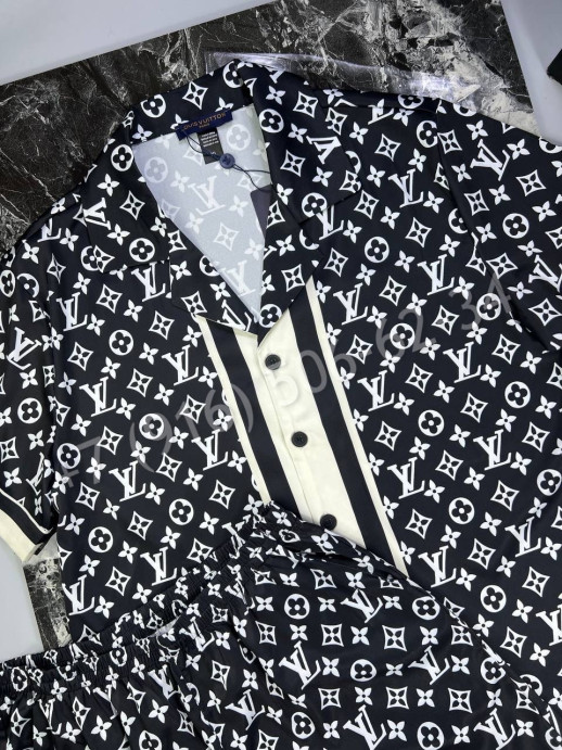 Костюм прогулочный Louis Vuitton 20524