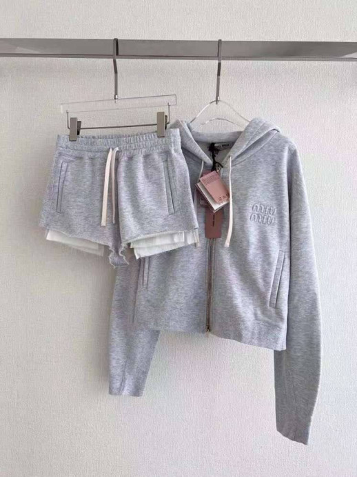 Костюм Miu Miu 19122