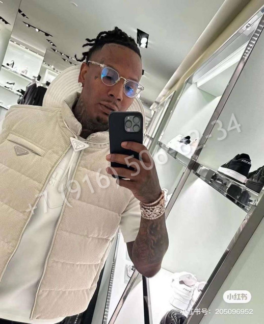 Жилетка Prada 23749