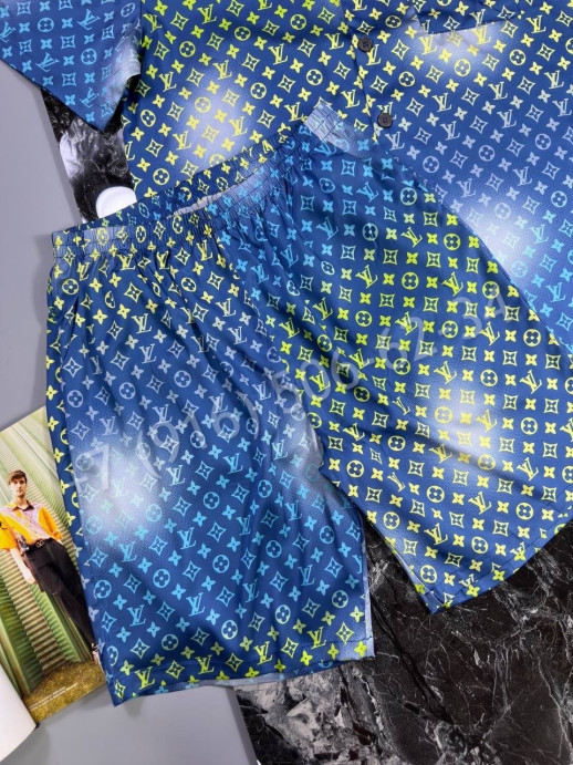 Прогулочный костюм Louis Vuitton 18123