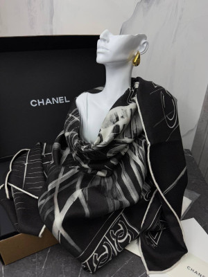 Платок CHANEL 36005