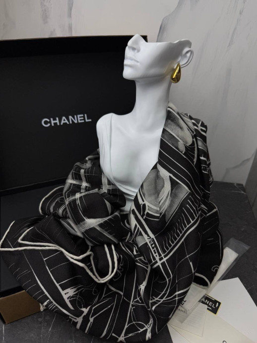 Платок CHANEL 36005