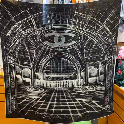 Платок CHANEL 36005