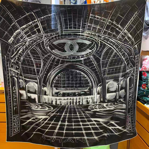 Платок CHANEL 36005