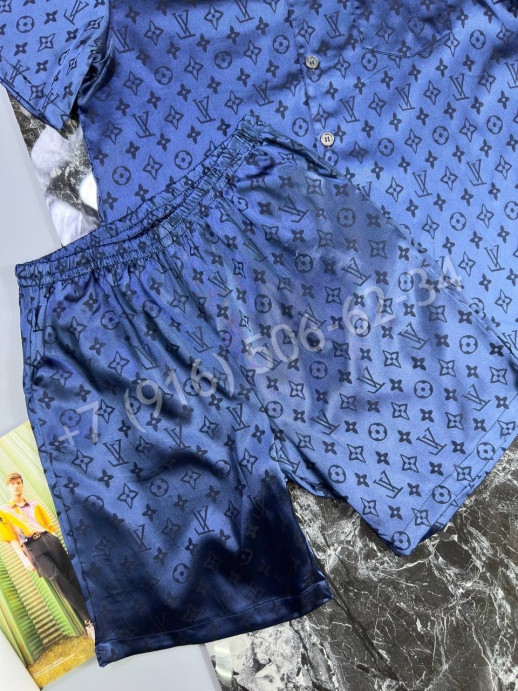 Прогулочный костюм Louis Vuitton 18127