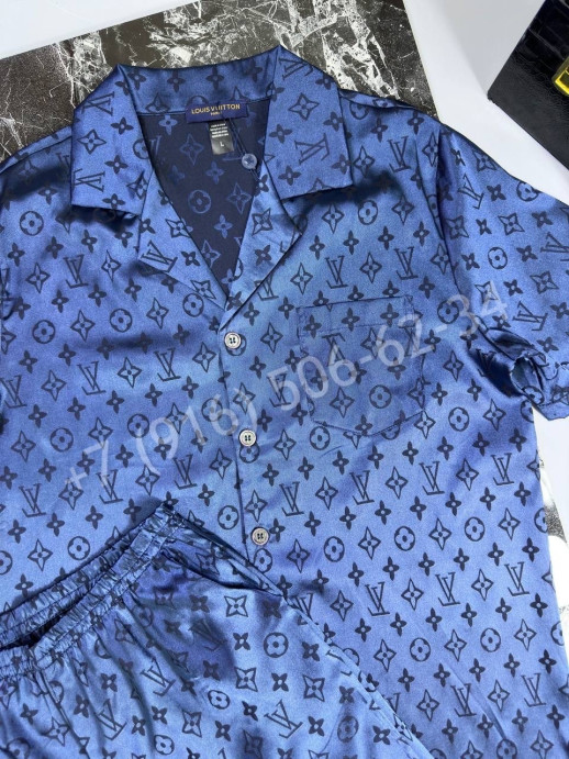 Прогулочный костюм Louis Vuitton 18127