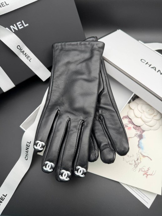 Перчатки Chanel 1