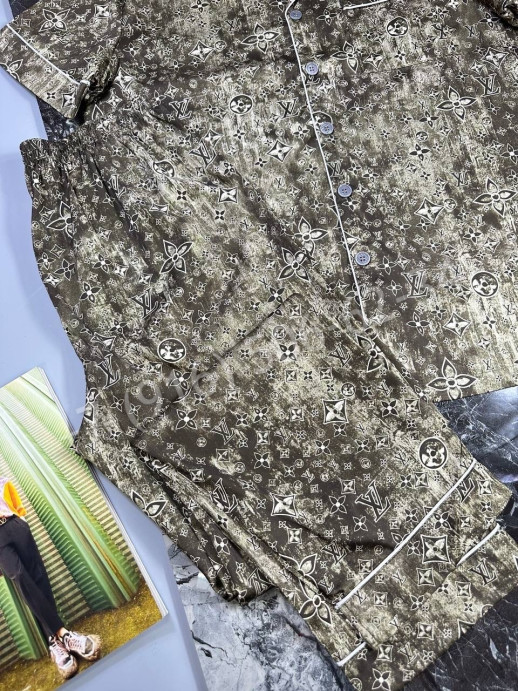 Прогулочный костюм Louis Vuitton 18128