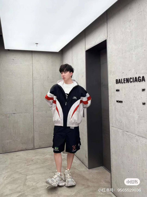 Бомбер Balenciaga 30209