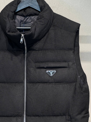 Жилетка Prada 22871 1