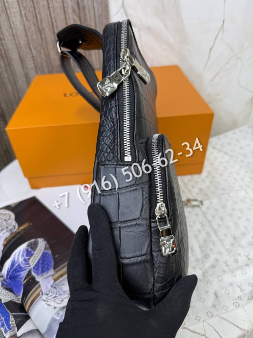 Слинг Louis Vuitton из кожи крокодила 29165 1