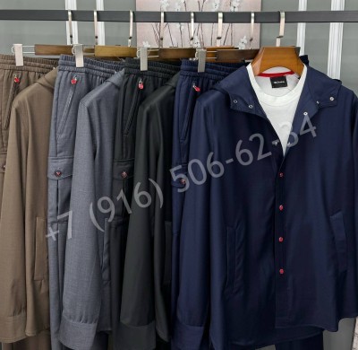 Прогулочный костюм из льна KITON 31425