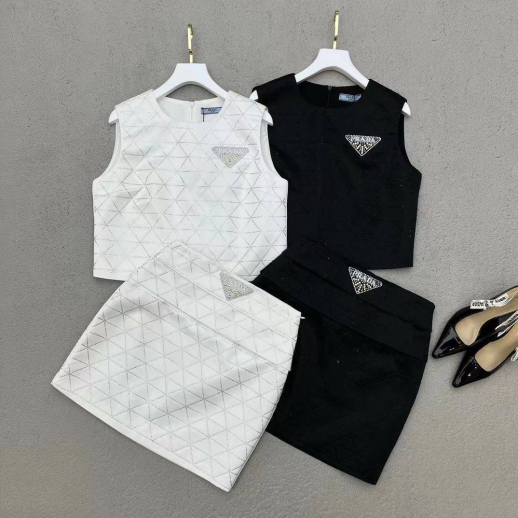 Костюм Prada 12352