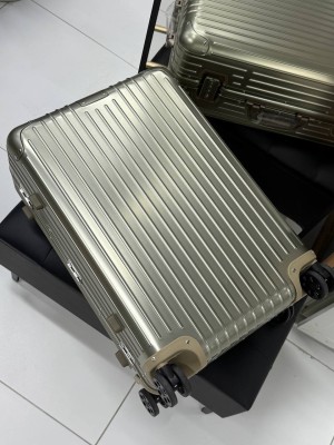 Чемодан Rimowa 13793 3