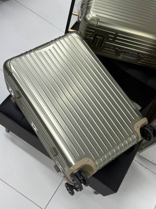 Чемодан Rimowa 13793 3