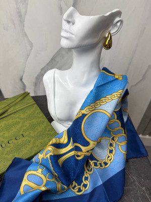 Платок Gucci 36000 1