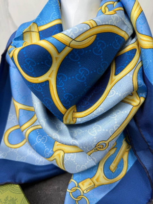 Платок Gucci 36000 1