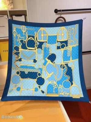 Платок Gucci 36000 1