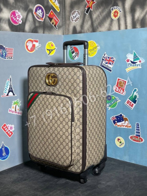 Дорожный чемодан Gucci 6047