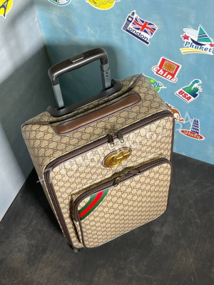 Дорожный чемодан Gucci 6047