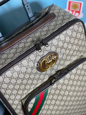 Дорожный чемодан Gucci 6047