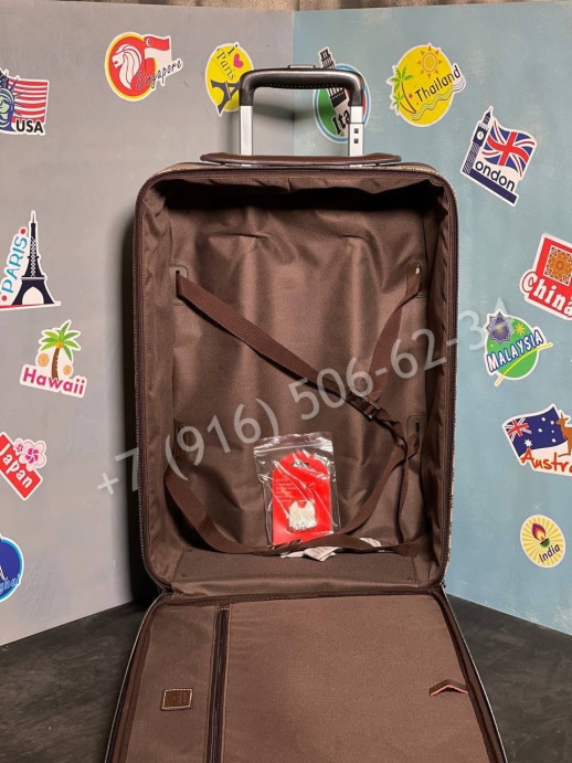 Дорожный чемодан Gucci 6047