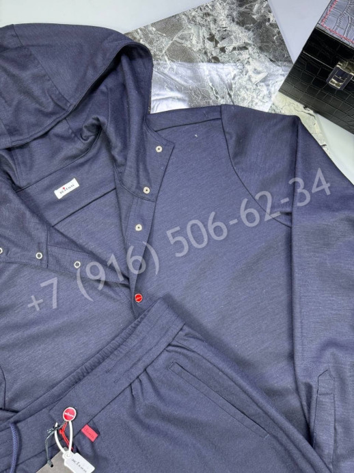 Прогулочный костюм из шерсти KITON 25432