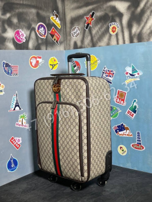 Дорожный чемодан Gucci 6050