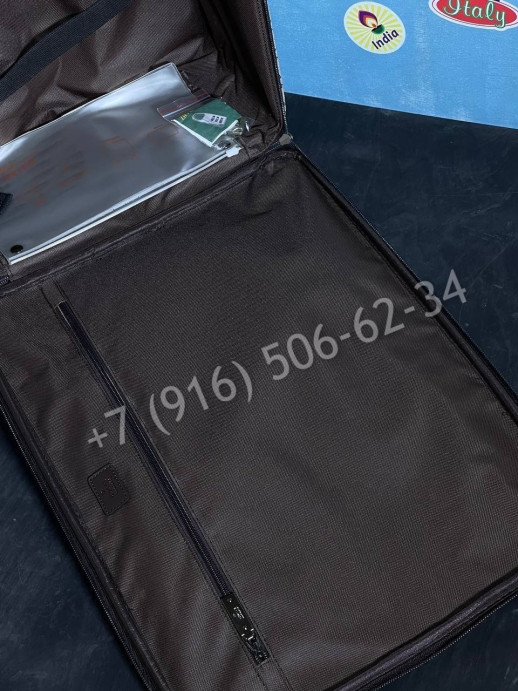 Дорожный чемодан Gucci 6050