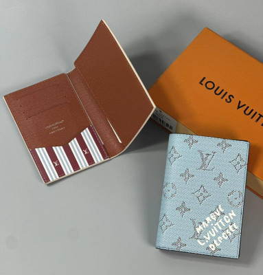 Обложка Louis Vuitton 10442