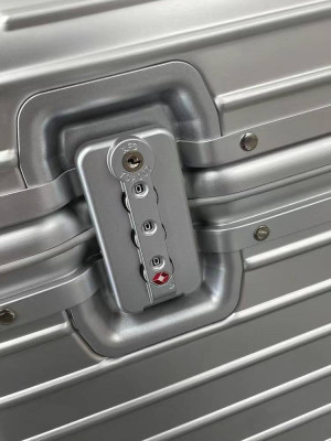 Дорожный чемодан RIMOWA 34832