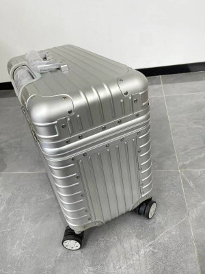 Дорожный чемодан RIMOWA 34832