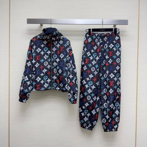 Костюм Louis Vuitton 11948