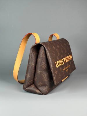 Сумка Louis Vuitton 27000
