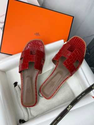 Тапочки HERMES. Кожа крокодила 19166