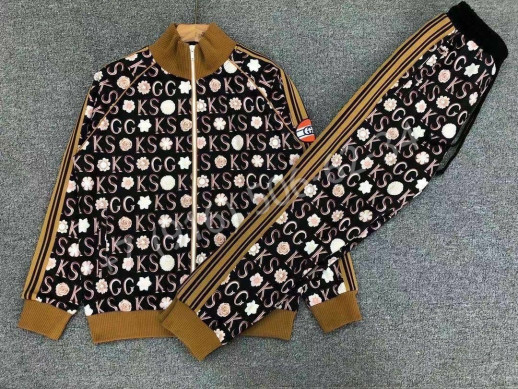 Спортивный костюм Gucci 18860