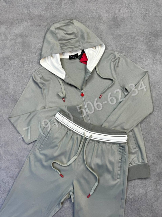 Прогулочный костюм KITON 32055